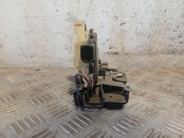 3B4839015M Cerradura de puerta trasera izquierda  disponible Málaga