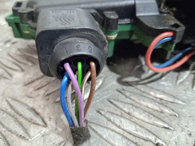 VAG 3B4839015M Cerradura de puerta trasera izquierda  disponible España