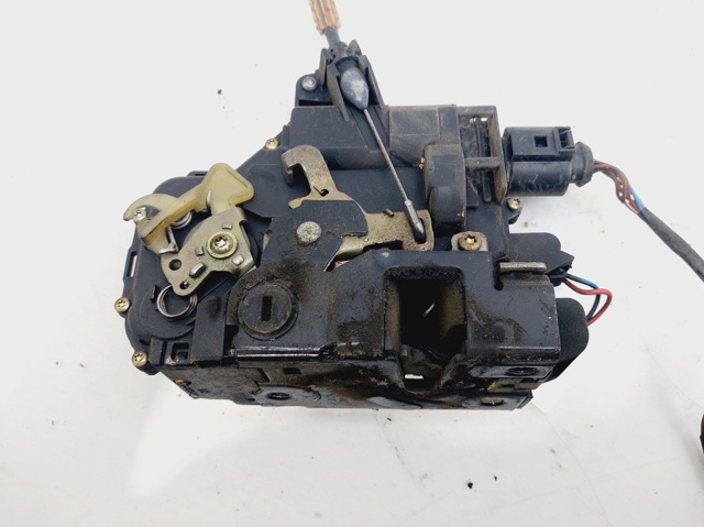 3B4839015M Cerradura de puerta trasera izquierda  en stock Castellón