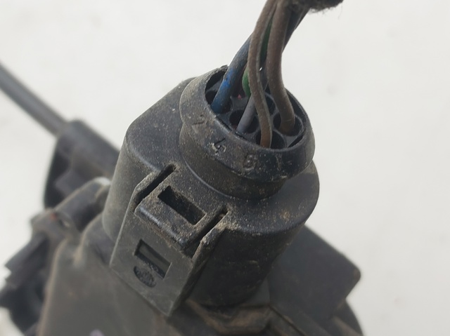 3B4839016 VAG Cerradura de la puerta trasera derecha comprar Bilbao