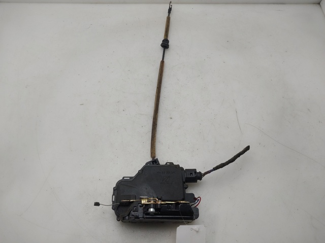 VAG 3B4839016 Cerradura de la puerta trasera derecha  en stock Terrassa