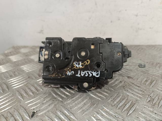 3B4839016A VAG Cerradura de la puerta trasera derecha  comprar en Oviedo