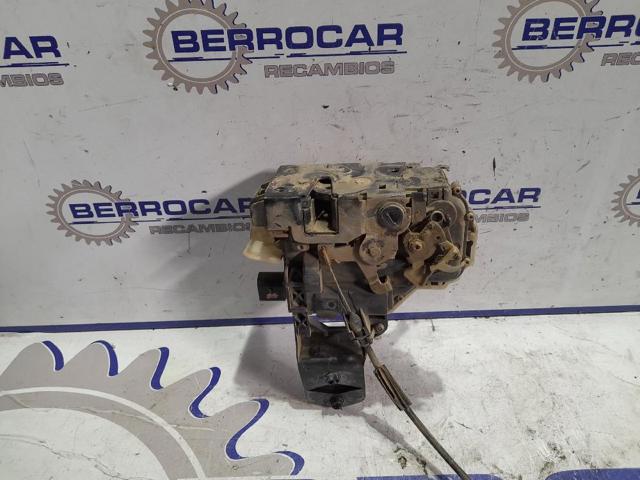 VAG 3B4839016A Cerradura de la puerta trasera derecha  en stock Salamanca