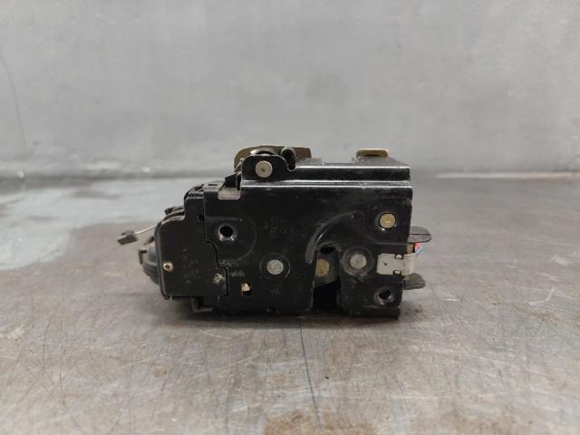 3B4839016A Cerradura de la puerta trasera derecha  en stock Granada