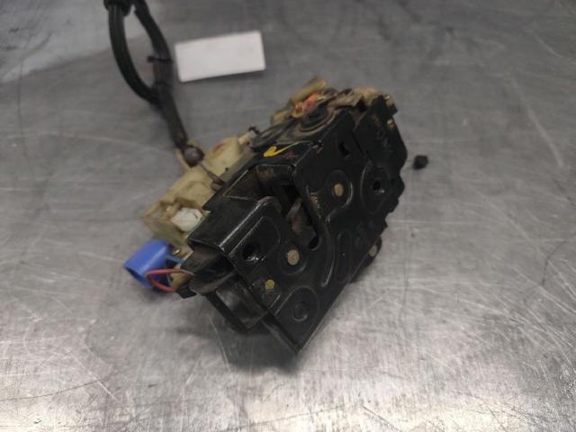 3B4839016AG VAG Cerradura de la puerta trasera derecha  en stock Huelva