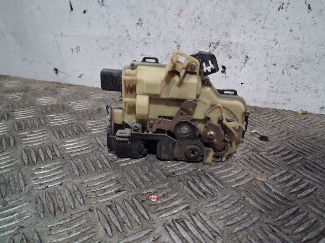 3B4839016M VAG Cerradura de la puerta trasera derecha  comprar en Oviedo