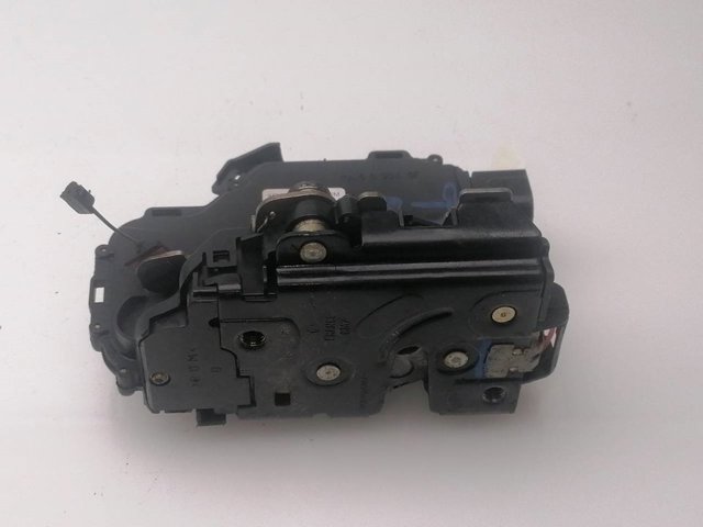 3B4839016M Cerradura de la puerta trasera derecha comprar Girona