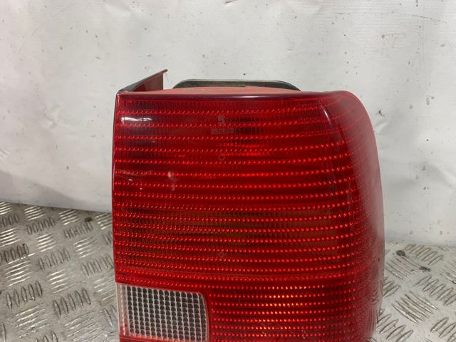 3B5945096F Piloto trasero derecho comprar Sevilla