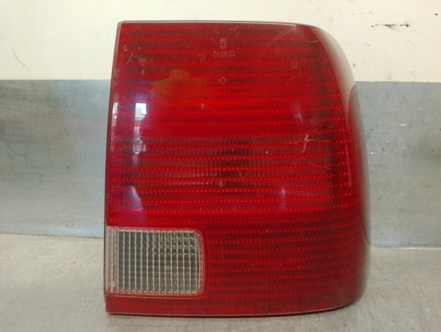 3B5945096G VAG Piloto trasero derecho  disponible Vigo