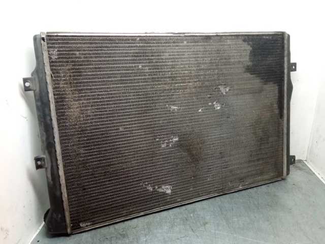 3C0121253AL Radiador de refrigeración del motor  comprar en Pontevedra