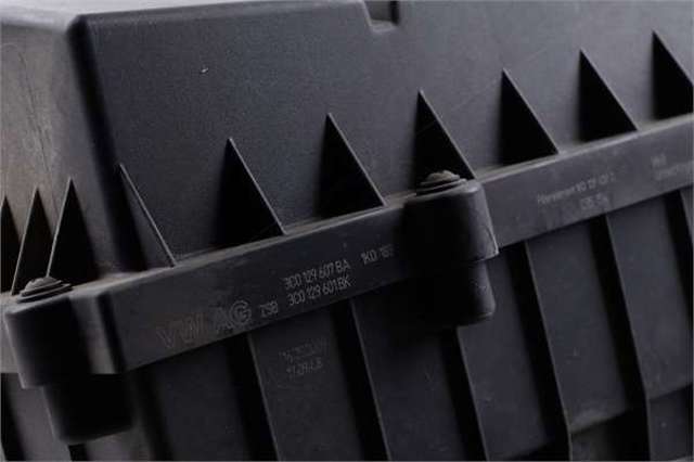3C0129607BA Caja del filtro de aire  disponible Burgos