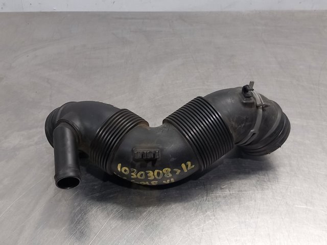 VAG 3C0129654M Conducto de aire, salida del filtro de aire  disponible Valladolid