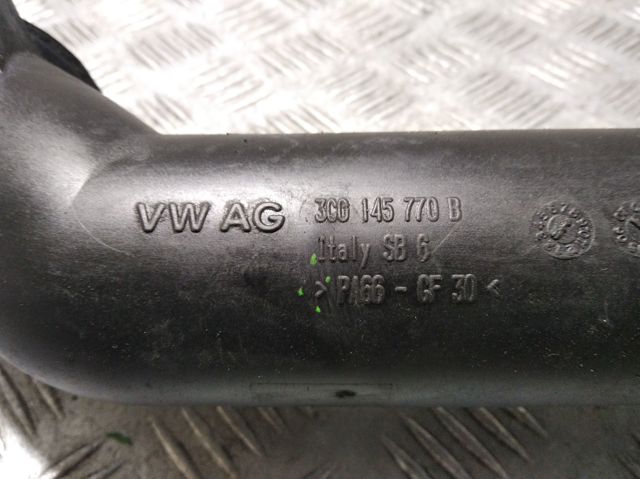 VAG 3C0145770B Tubo intercooler comprar Pamplona