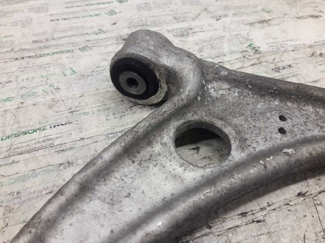 3C0153D Brazo inferior izquierdo/derecho de suspensión delantera comprar Almería
