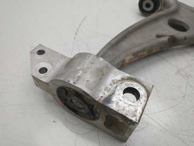 3C0153D VAG Brazo inferior izquierdo/derecho de suspensión delantera  disponible Vigo