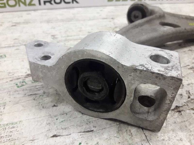 VAG 3C0153D Brazo inferior izquierdo/derecho de suspensión delantera  en stock Salamanca