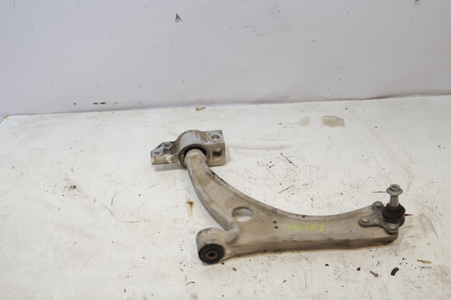 3C0407151E VAG Brazo inferior izquierdo/derecho de suspensión delantera  en stock Huelva