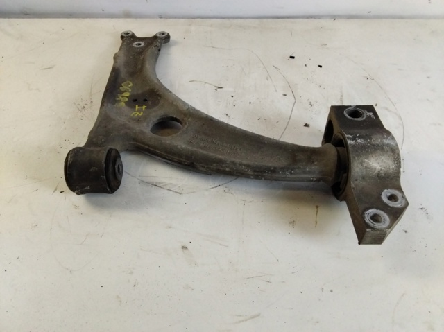 3C0407151G VAG Brazo inferior izquierdo/derecho de suspensión delantera  en stock Huelva