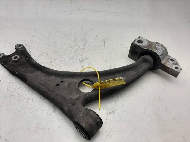 3C0407151G VAG Brazo inferior izquierdo/derecho de suspensión delantera  disponible Vigo