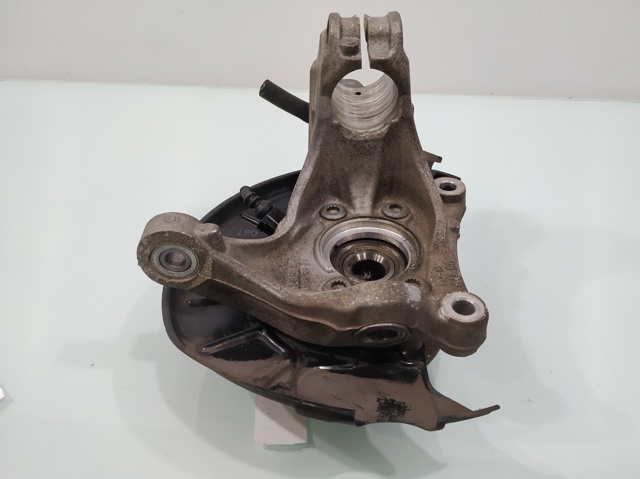 VAG 3C0407257F Mangueta delantera izquierda  en stock Terrassa