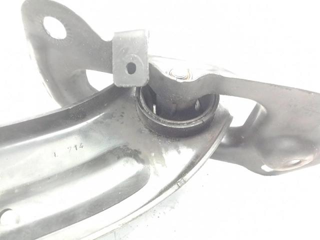 3C0505225B Brazo longitudinal inferior izquierdo de la suspensión trasera  comprar en Pontevedra