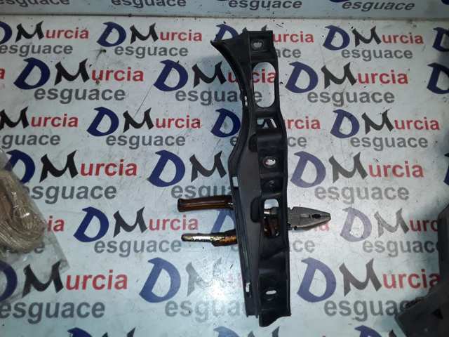 Soporte de paragolpes delantero exterior izquierdo 3C0807889 VAG