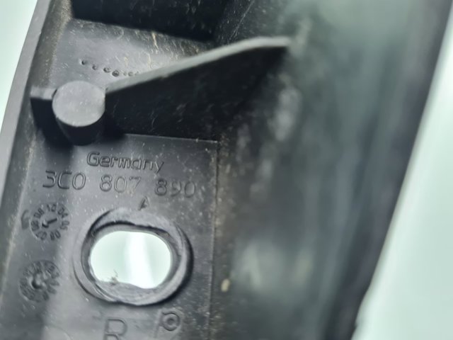 VAG 3C0807890 Soporte exterior derecho del parachoques delantero  disponible España