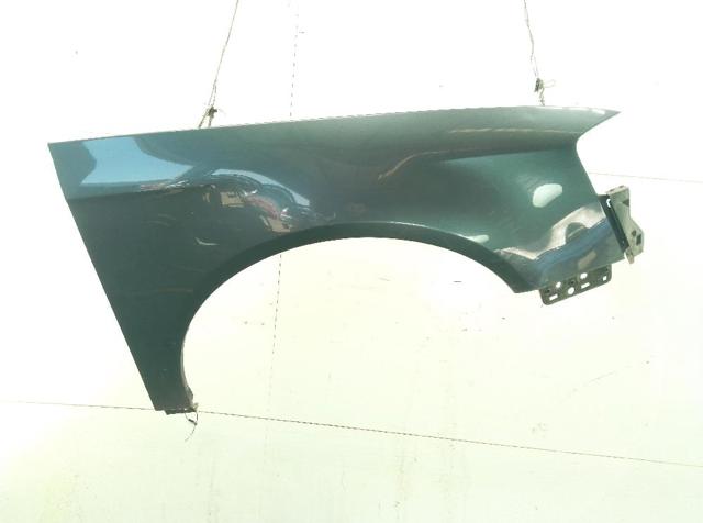 3C0821022 Aleta delantera derecha  en stock Castellón