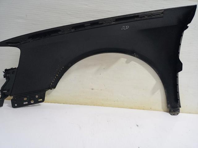 3C0821022 Aleta delantera derecha  disponible Utrera