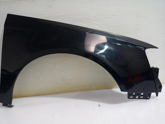 3C0821022 Aleta delantera derecha  en stock Castellón