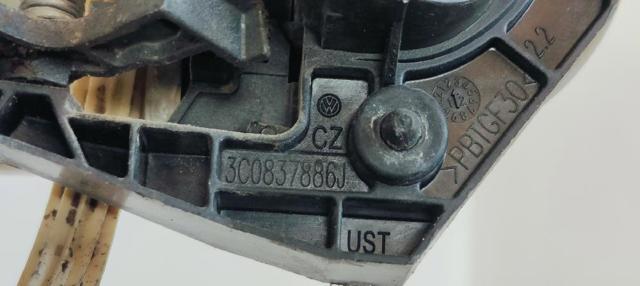 3C0837886J Soporte de manija exterior de puerta delantera derecha  disponible Utrera