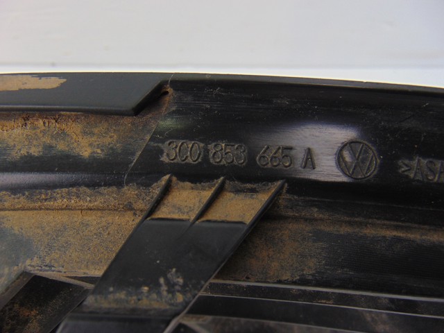 3C0853665A VAG Rejilla del parachoques delantera izquierda  en stock Gandía