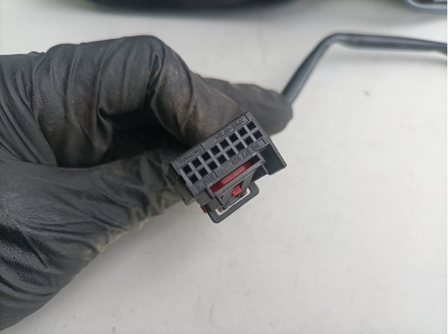 3C0857933 VAG Sellador de espejo para puerta izquierda  en stock Huelva
