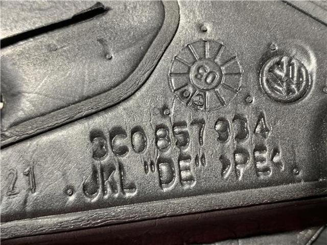 3C0857934 Sellador de espejo para puerta derecha  en stock Castellón