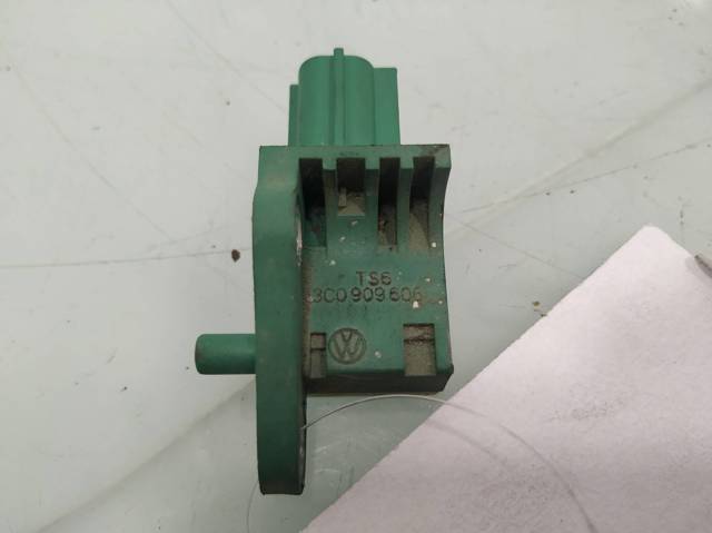 3C0909606 Sensor de airbag delantero comprar Sevilla