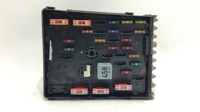 Caja reles Passat familiar (2005-2011) original desde 42,11 €