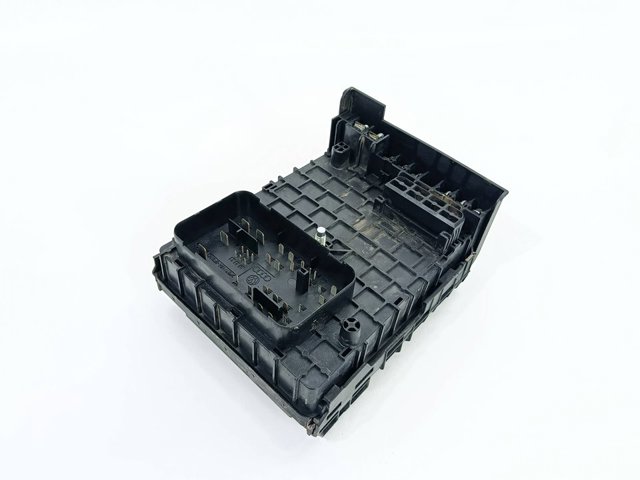 Caja fusibles Volkswagen Passat desde 43,56 €