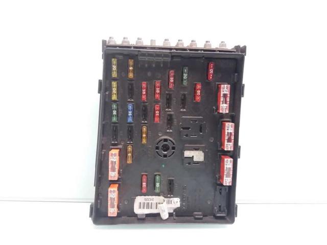 Comprar Caja reles Passat 3C2