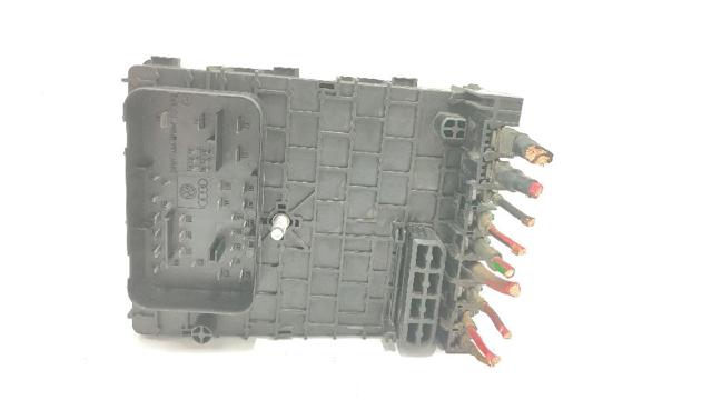 Comprar Caja de fusibles Volkswagen Passat 3C5 a bajo precio