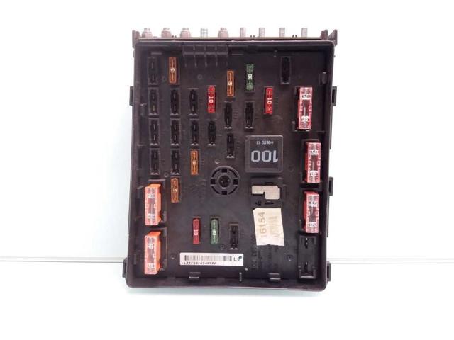 Caja de relés y fusibles Volkswagen Passat (2005-2011)
