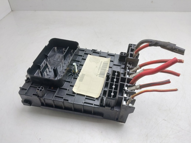 3C0937125A Caja de fusibles  en stock Granada