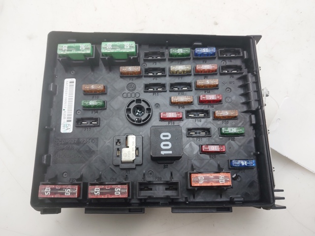 Caja reles Q3  SUV (2011-2018) original desde 53,72 €