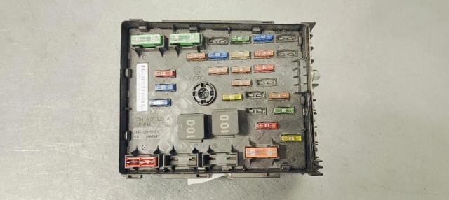 3C0937125A Caja de fusibles  comprar en Reus