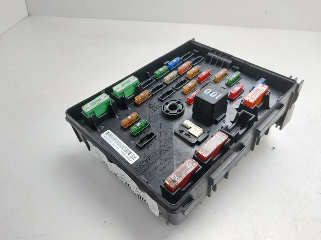 3C0937125A Caja de fusibles  en stock Sabadell