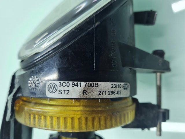 VAG 3C0941700B Faro antiniebla derecho  en stock Terrassa