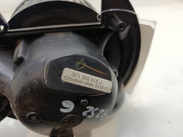VAG 3C1820015J Motor del ventilador del calefactor  disponible Valladolid