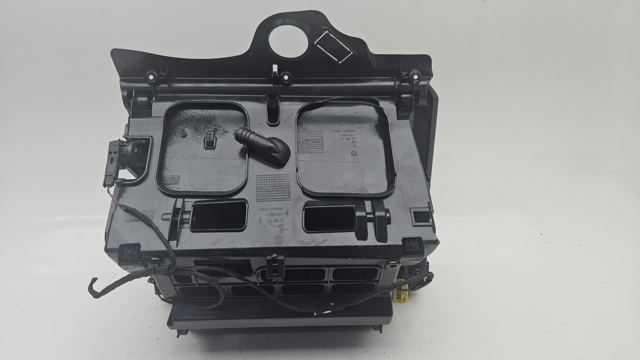 VAG 3C1857114 Guantera  en stock Terrassa