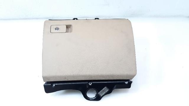 Comprar Guantera Volkswagen Passat 3C5 a bajo precio