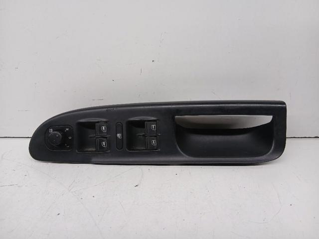VAG 3C1867171B Manija interior izquierda del apoyabrazos de la puerta delantera  en stock Terrassa