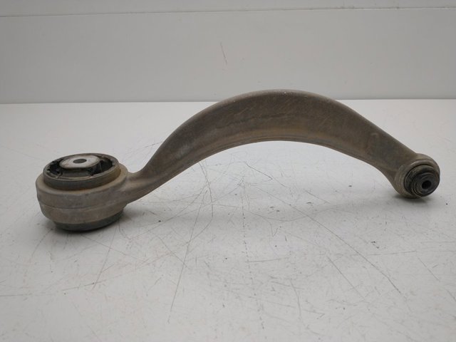3C256 Brazo inferior derecho de la suspensión delantera  disponible Málaga